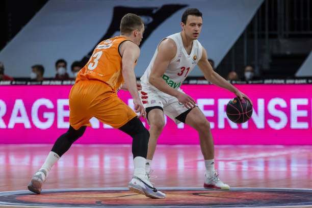 尽管球队在 尽管球队在