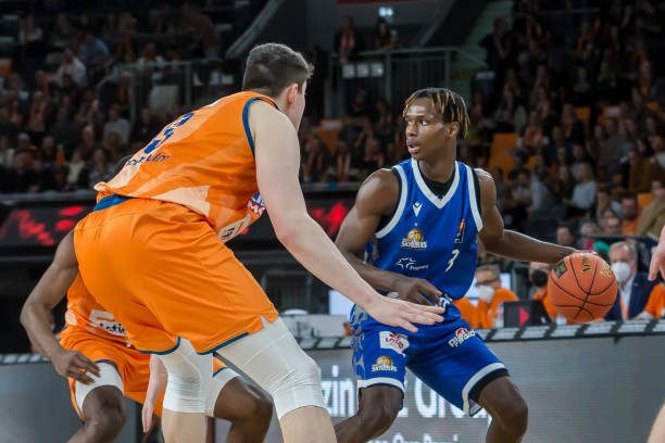 尤其是在对 尤其是在对